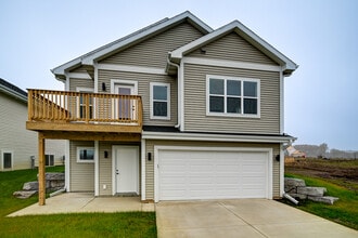 4795 Lacy Rd in Fitchburg, WI - Building Photo - Building Photo