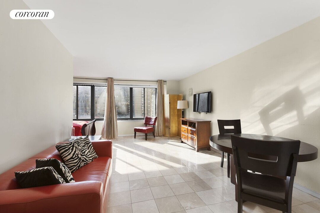 382 Central Park W in New York, NY - Building Photo