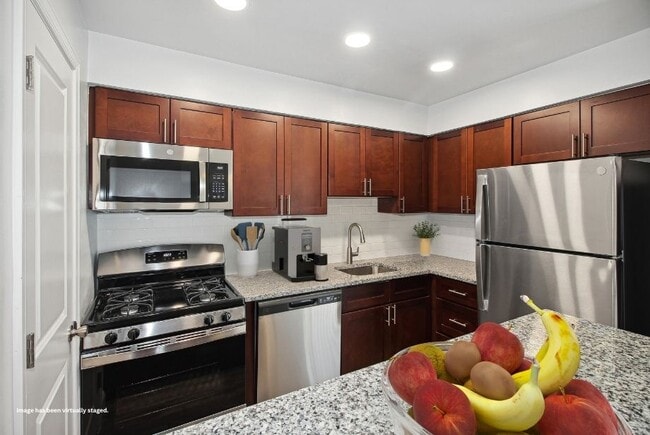 Hampton Manor Apartments & Townhomes