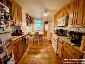17 Perry St, Unit 3 in Brookline, MA - Building Photo - Building Photo