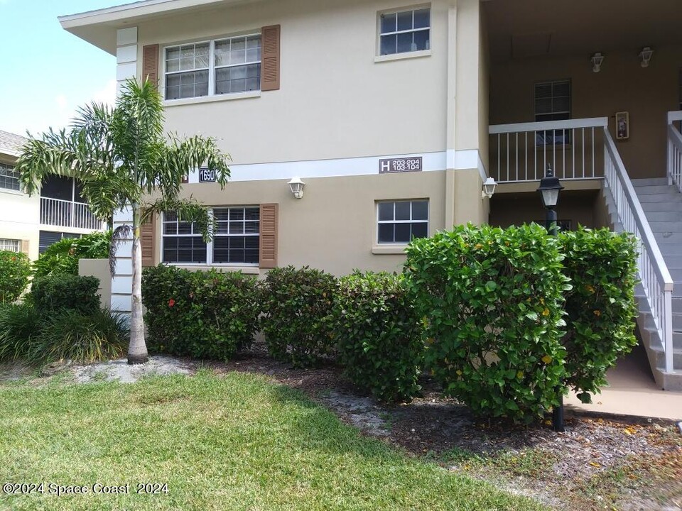 1690 Sunny Brook Ln-Unit -103 in Palm Bay, FL - Building Photo