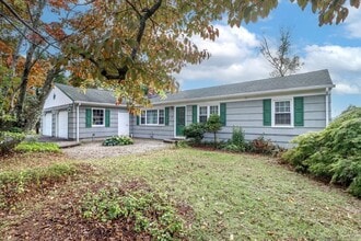4 Vista Dr in Brookfield, CT - Building Photo - Building Photo