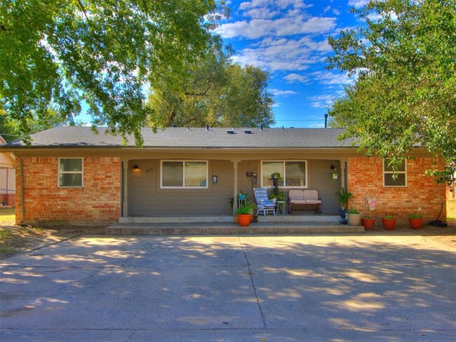 property at 820 Russell Cir
