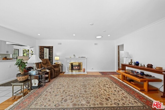 7449 Kentwood Ave in Los Angeles, CA - Building Photo - Building Photo