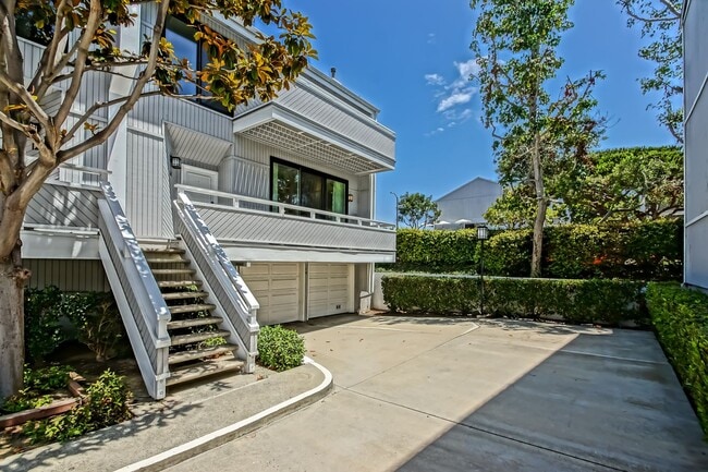 property at 14 Aries Ct