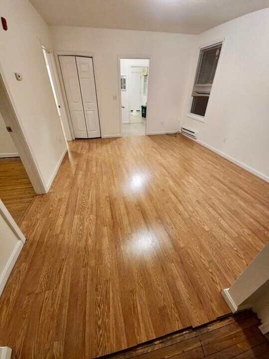 5 Woodbine St, Unit 2 in Worcester, MA - Building Photo