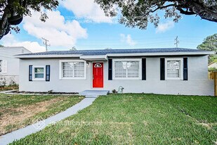 835 44th St in West Palm Beach, FL - Building Photo