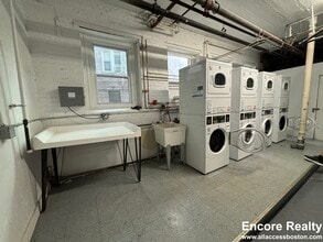 61 Kilmarnock St, Unit 235-22 in Boston, MA - Building Photo - Building Photo