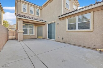 8755 Salvestrin Point Ave in Las Vegas, NV - Building Photo - Building Photo