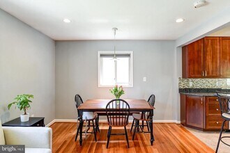 6429 Maplewood Dr in Falls Church, VA - Building Photo - Building Photo