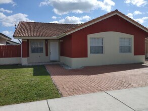 1137 NW 128th Pl in Miami, FL - Building Photo - Building Photo