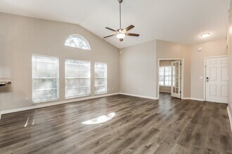 2608 Shilo Ct in Valrico, FL - Foto de edificio - Building Photo