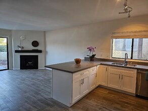 4241 Freedom Dr in Calabasas, CA - Building Photo - Building Photo
