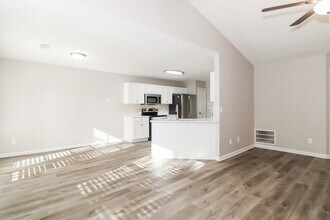 731 Sugar Oak Ln in Lawrenceville, GA - Building Photo - Building Photo