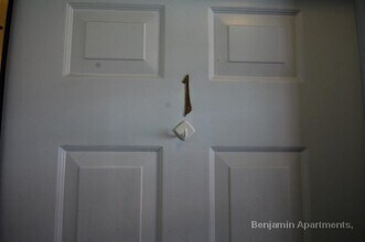 58 Mansfield St, Unit 1 in Boston, MA - Foto de edificio - Building Photo