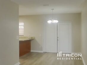 320 Laxton Ln in Valrico, FL - Building Photo - Building Photo