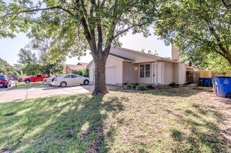 11020 E 14th Pl in Tulsa, OK - Building Photo - Building Photo