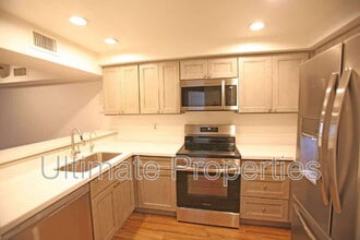 2201 W Union Hills Dr in Phoenix, AZ - Building Photo - Building Photo