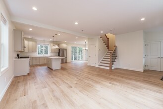 23 Moore St in Agawam, MA - Building Photo - Building Photo