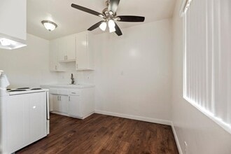 16405 Cornuta Apartments in Bellflower, CA - Foto de edificio - Building Photo