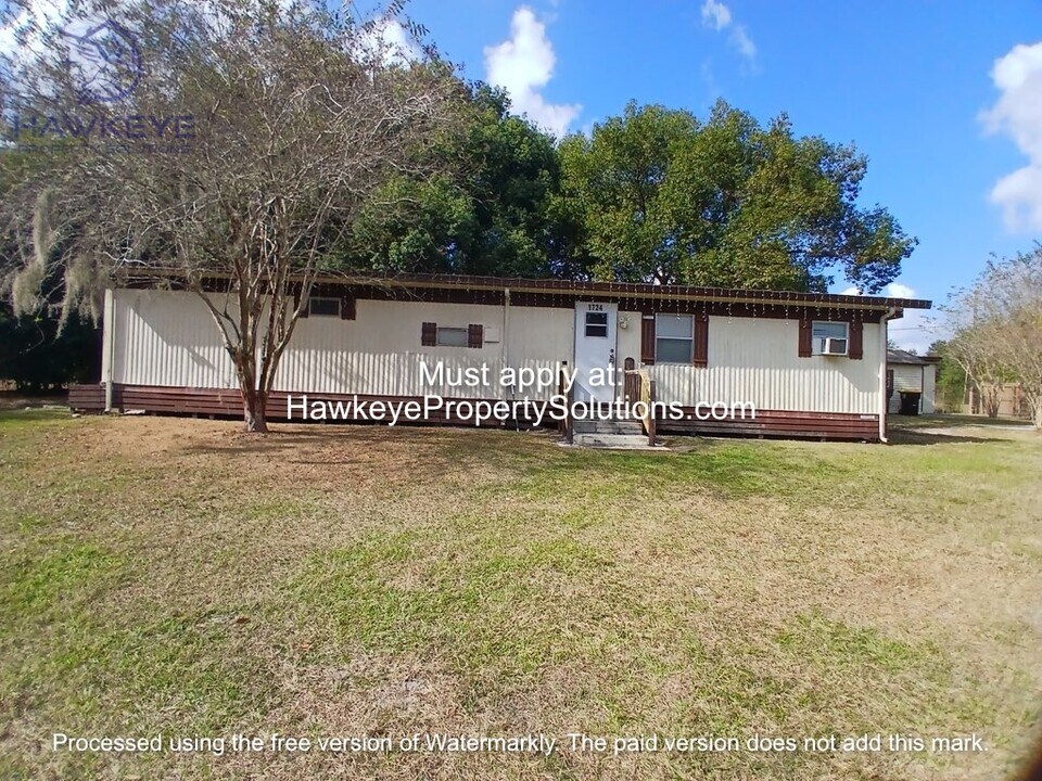 1724 Oakland Rd W in Lakeland, FL - Building Photo