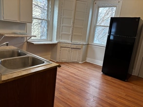 613 Vine St, Unit 2 in Syracuse, NY - Building Photo - Building Photo