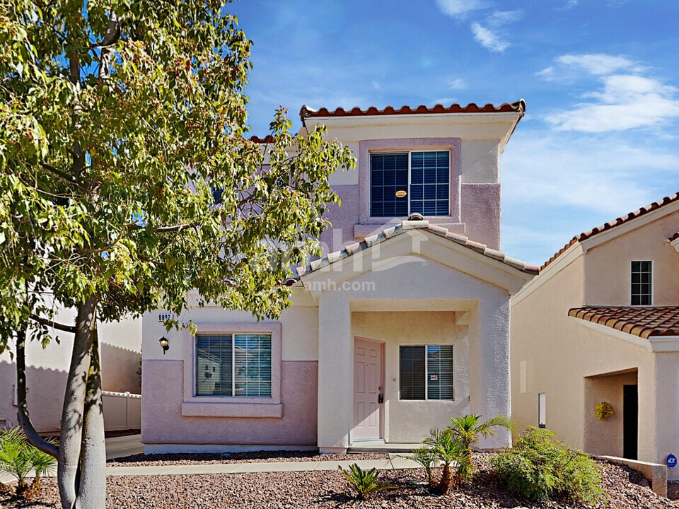 8892 Happy Stream Ave in Las Vegas, NV - Building Photo