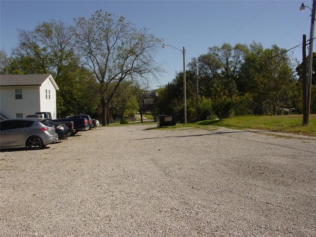 110 N Madison Ave in Knob Noster, MO - Building Photo - Other