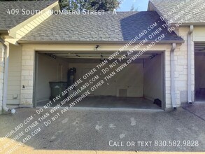 409 S Rhomberg St in Burnet, TX - Building Photo - Building Photo