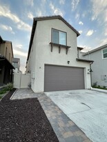 1974 Julie Dawn Pl in Escondido, CA - Foto de edificio - Building Photo