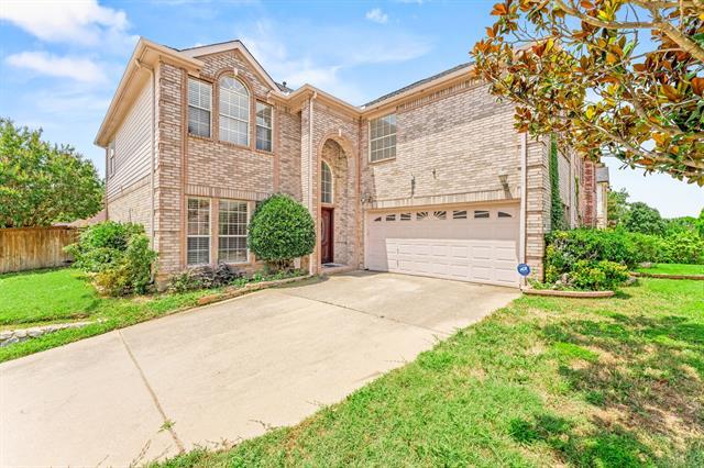 12928 Conifer Ln in Euless, TX - Foto de edificio