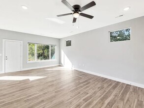 7502 E 36th St N in Wichita, KS - Building Photo - Building Photo