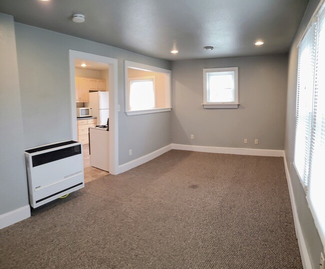 1851 N Pulaski St, Unit B in Milwaukee, WI - Foto de edificio - Building Photo