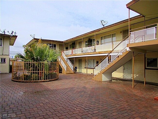 1904 Rexford Dr in Las Vegas, NV - Building Photo - Building Photo