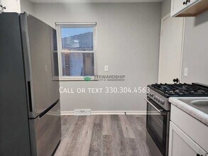 2559 Edwin Ave in Akron, OH - Building Photo - Building Photo