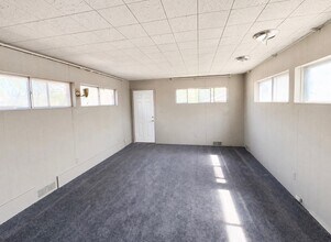 5856 Barrett St in Detroit, MI - Building Photo - Building Photo