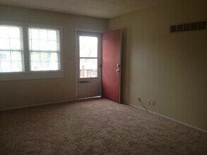 11602 E Lexington Ave in Sugar Creek, MO - Building Photo - Building Photo