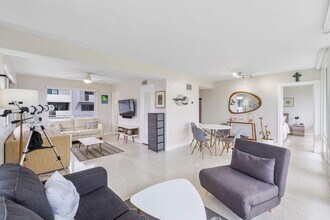 1221 Hillsboro Mile in Hillsboro Beach, FL - Building Photo - Building Photo