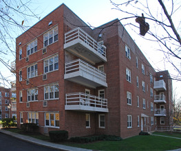 Fairfield House Condo in Greenwich, CT - Building Photo - Building Photo