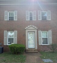 323 Forest Park Rd in Madison, TN - Building Photo