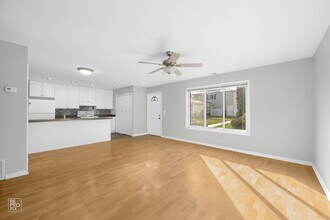 1449 Quaker Ln in Prospect Heights, IL - Building Photo - Building Photo