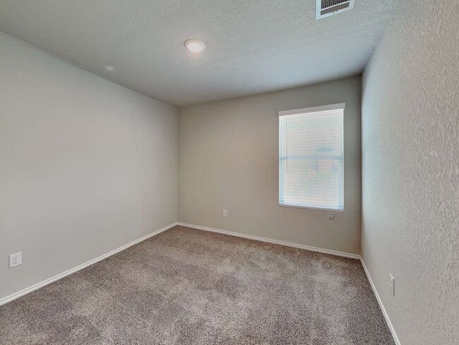 10518 Varmus Dr in Converse, TX - Building Photo - Building Photo