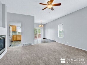 19014 N St in Omaha, NE - Building Photo - Building Photo