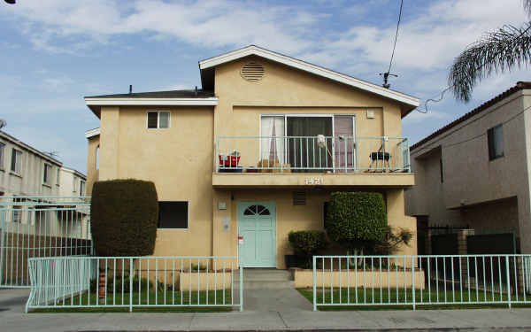 1421 W 146th St in Gardena, CA - Building Photo