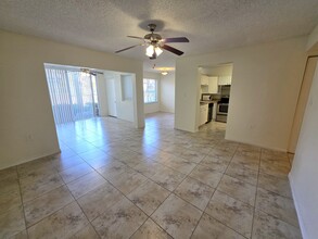 16104 Glenmoor Dr in West Palm Beach, FL - Building Photo - Building Photo