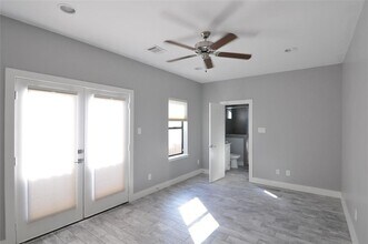 1410 Ruthven St in Houston, TX - Foto de edificio - Building Photo