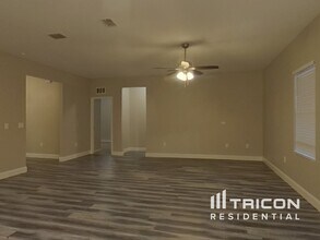 15611 Merlin Ave in Mascotte, FL - Building Photo - Building Photo