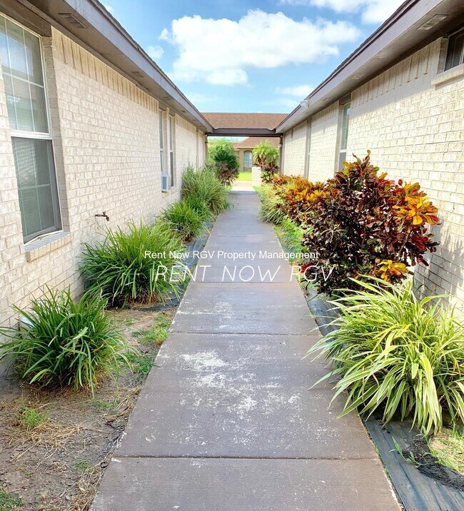 800 W Bronze Dr, Unit 2 photo'