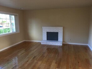 1451 Princess Ln NE in Salem, OR - Building Photo - Building Photo
