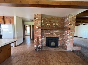 5088 Avenue 384 in Dinuba, CA - Building Photo - Building Photo
